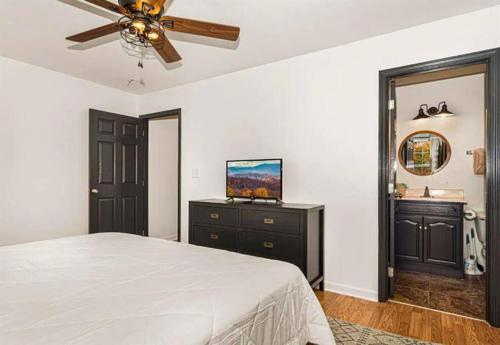 Willow Trace: Family Retreat, Hot Tub, Gaming! Pigeon Forge Exteriér fotografie